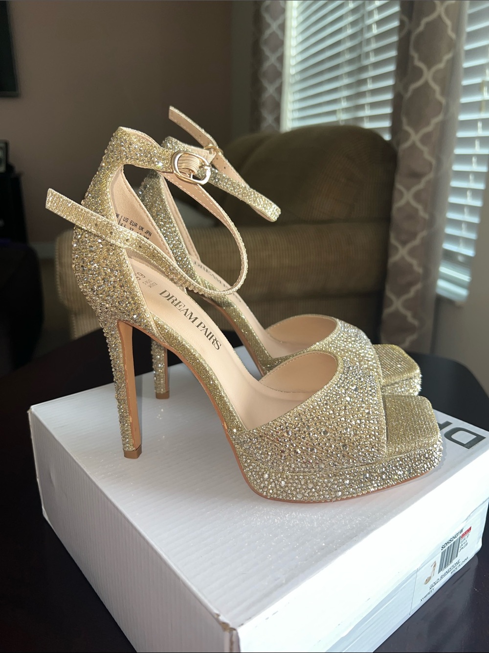 NIB- Dream Pairs Gold Rhinestone Platform heels